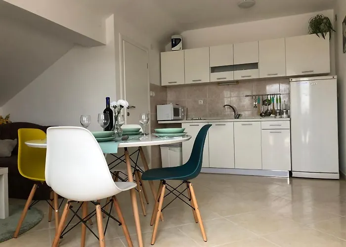 アパート Apartman Vodice ヴォディツェ